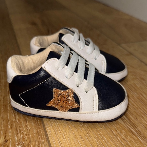 Other - Baby Black and White Star Sneakers old money chic